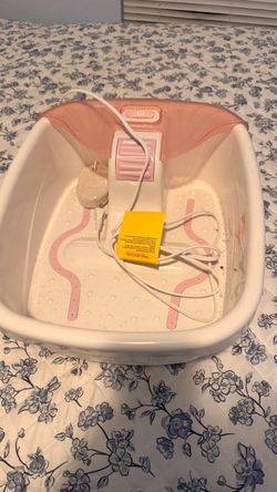 Foot massage bath