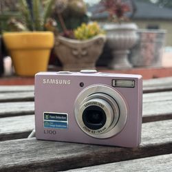 Vintage Samsung Y2K Digicam - Pink 