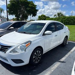 2019 Nissan Versa SV