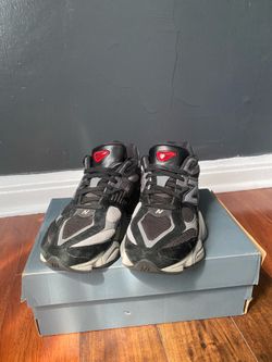 New Balances size 10