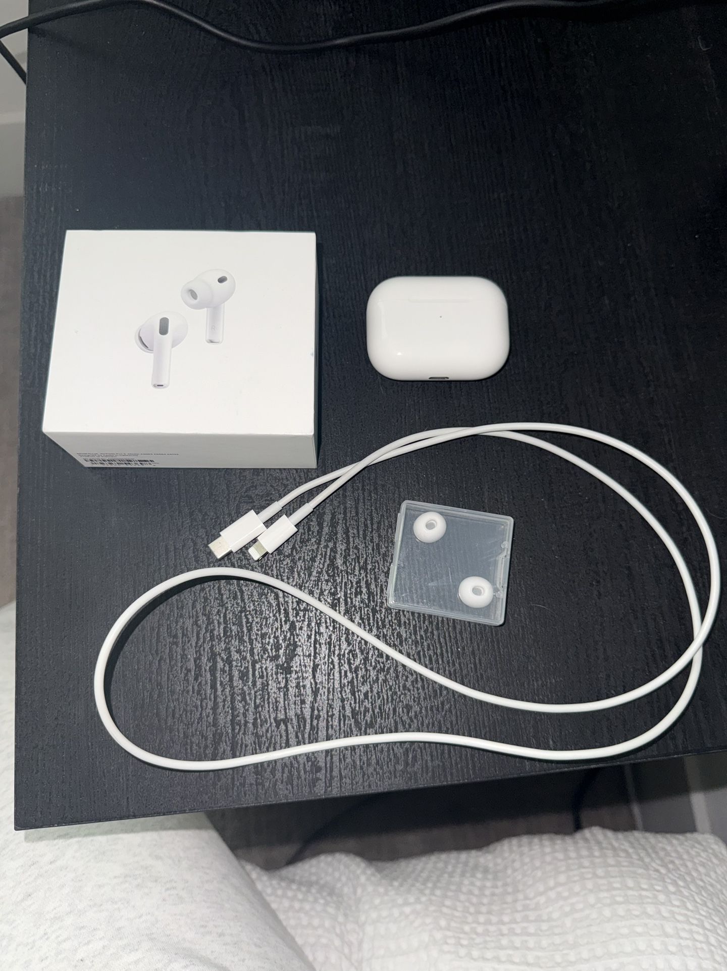 Apple AirPods Pro 1 Wireless Earbuds