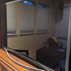 SAMSUNG PLASMA PN64F8500 SMART TV.