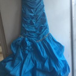 Beautiful blue dress !! Jessica Mcclintock