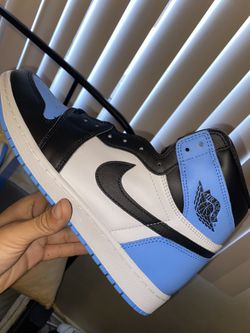 Jordan 1 UNC toe
