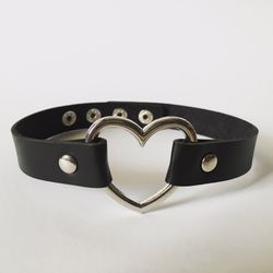 Aesthetics Choker Black Heart