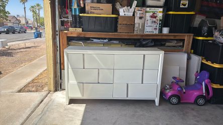Dresser