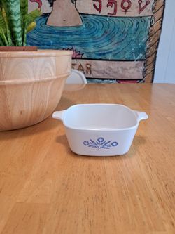 Original CorningWare Blue Cornflower 700 mL Cookware - Vintage 1970s