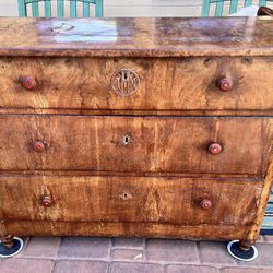 1800s Antique 3 drawer Maple Burlwood Dresser, Buffet, sideboard, TV stand