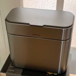 High End SIMPLEHUMAN Compost Caddy – Convenient and Stylish Kitchen Solution