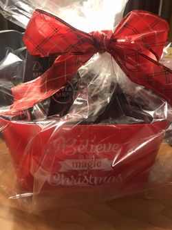 Men’s Xmas Grooming Basket $30