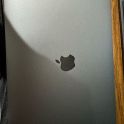 MacBook M2 Pro 2022