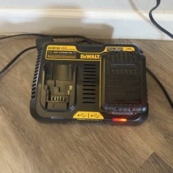 Dewalt 12V to 20V MAX Lithium-Ion Dual Port Jobsite Charging Station with (2) USB Ports