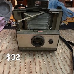 Vintage Polaroid Land Camera Automativ 103 $32

Pick up in Harlingen, I live near Walmart
Antiques, Telephone, Flags & Collectables