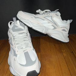 Sneakers Reebok Brand New Size 11 1/2 