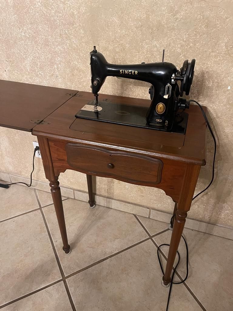 Vintage Sewing Singer Machine