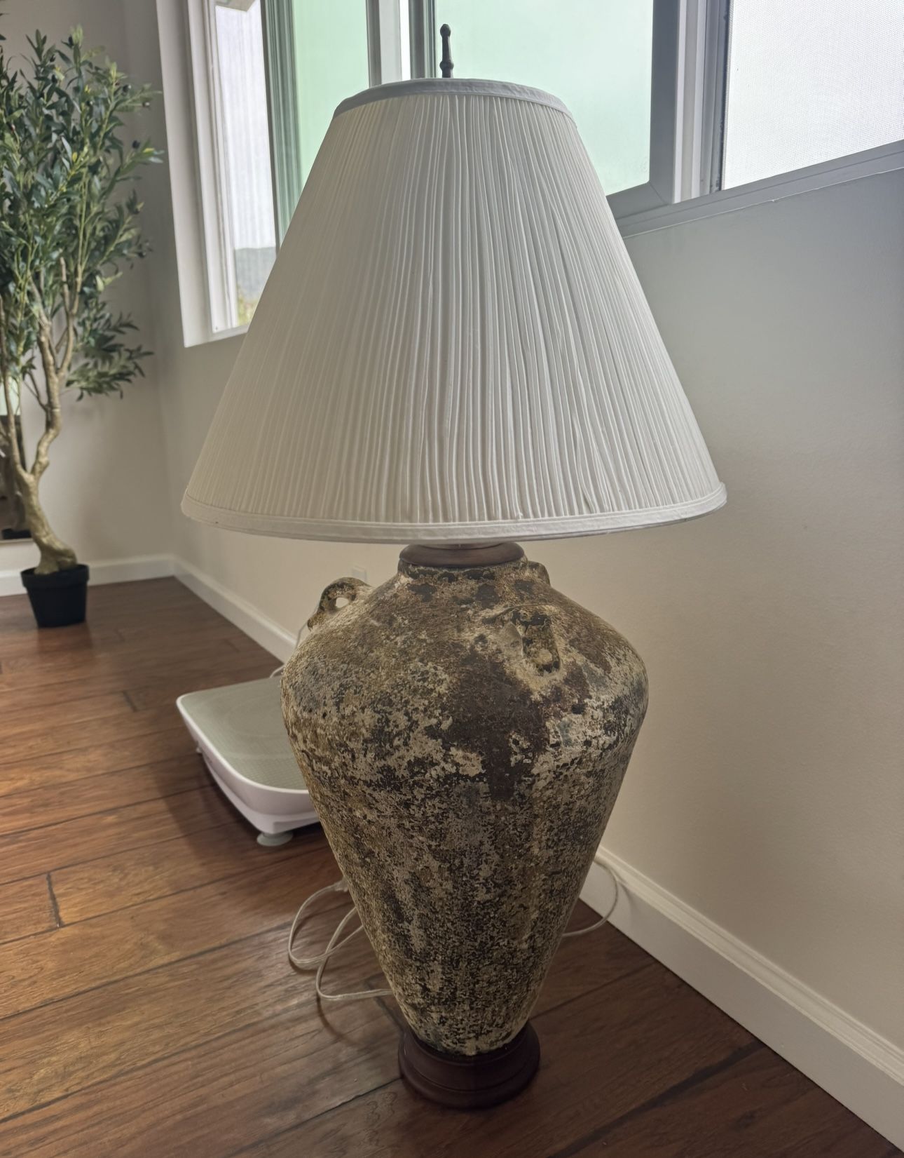 Antique Style Lamp