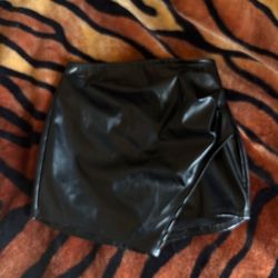 Windsor Black Leather Skirt