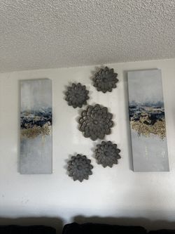 2 Frames And 5 Flowers Gold/blue/gray