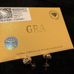 2CT Moissanite Stud Earrings 18K – GRA Certified