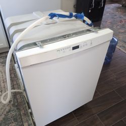 Working Dishwasher With Hose Needs Plug Will Deliver