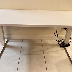 Premium Knoll Motorized Standing Desk - Excellent Condition