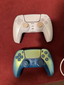 2 Ps5 Controllers