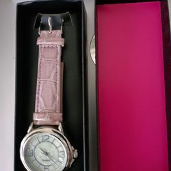 Avon Classic Round Face Pastel Watch Purple  NIB