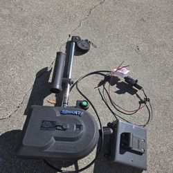Electric Scotty Downrigger Never Used $400.00, Large Fishing Net Never Used $45.00, 2 Pole Holders $25.0] 