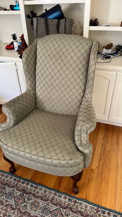 Wingback Accent Chair with Queen Anne Legs