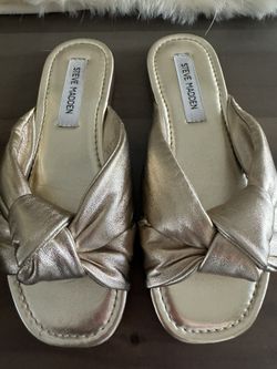 Steve Madden Gold Knot Leather Sandals Size 7