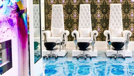 3 White Throne Pedicure Chairs with White Basins – Las Vegas
