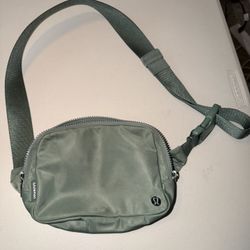 Lululemon Belt Bag in Tidewater Teal