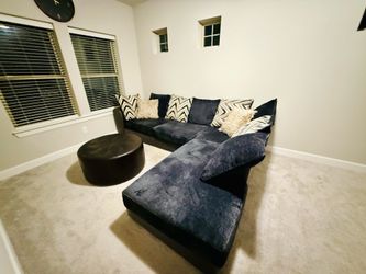 Sectional sofa in very good condition