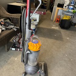 Dyson ball vacuum Works Perfectly 