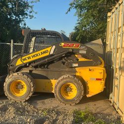 New Holland Skid Steer 