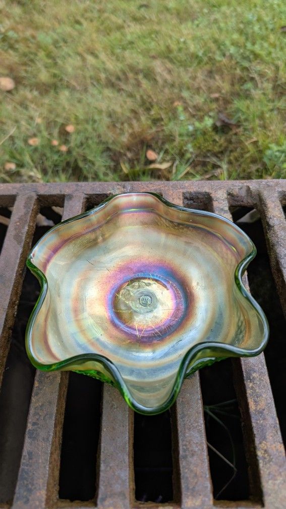 Antique Northwood Carnival Glass Ruffled Berry Bowl – Green with Marigold Iridescence, Underlined N Mark, Basketweave & Rayed Star Base (c. 1910s)