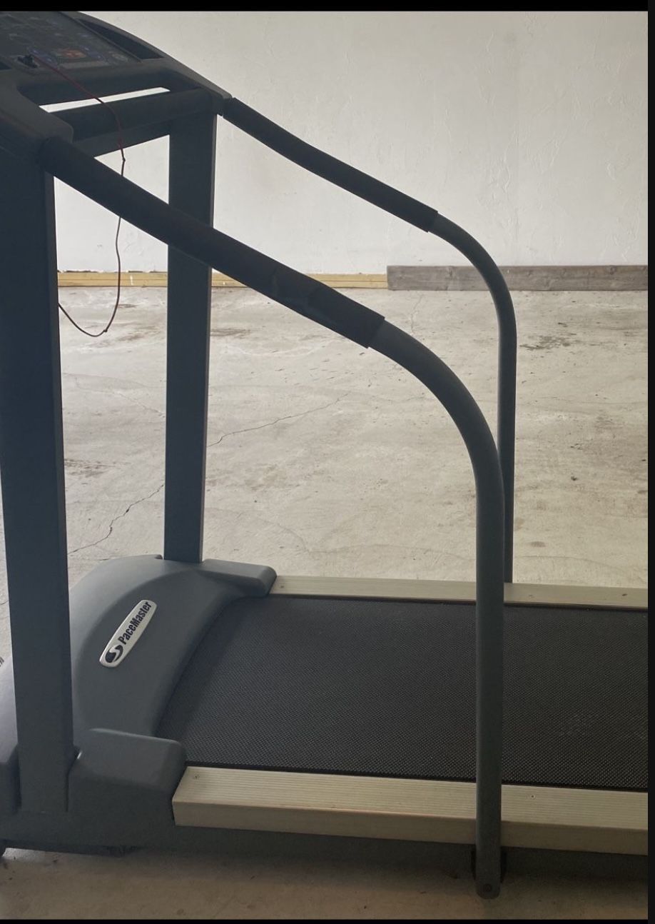 PaceMaster Silver Select XP Treadmill