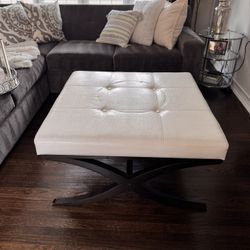 Cocktail Table/ottoman