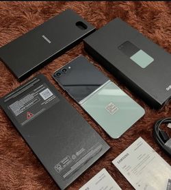 Samsung Galaxy Z Flip 6 Unlocked With Warranty