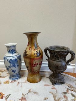 Decorative vase and urn