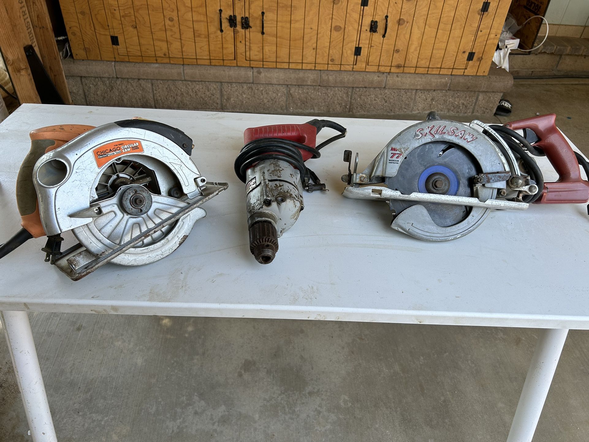 Skilsaw Taladro Y Un Rerucho Chico