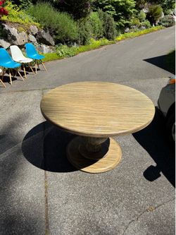 Dining/breakfast table