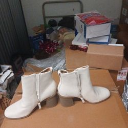 Women's Prairie Bootie Size 11