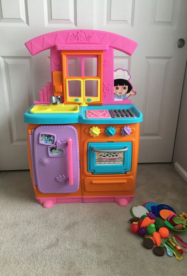 Fisher price Dora  Fiesta Favorite Kitchen  set  for Sale  in 