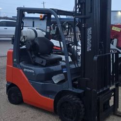 Forklift 