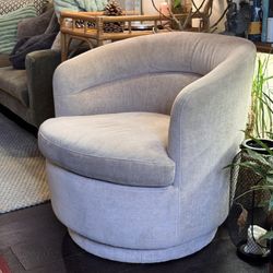 Viv Swivel Chair