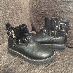 Kids Boots Size 2