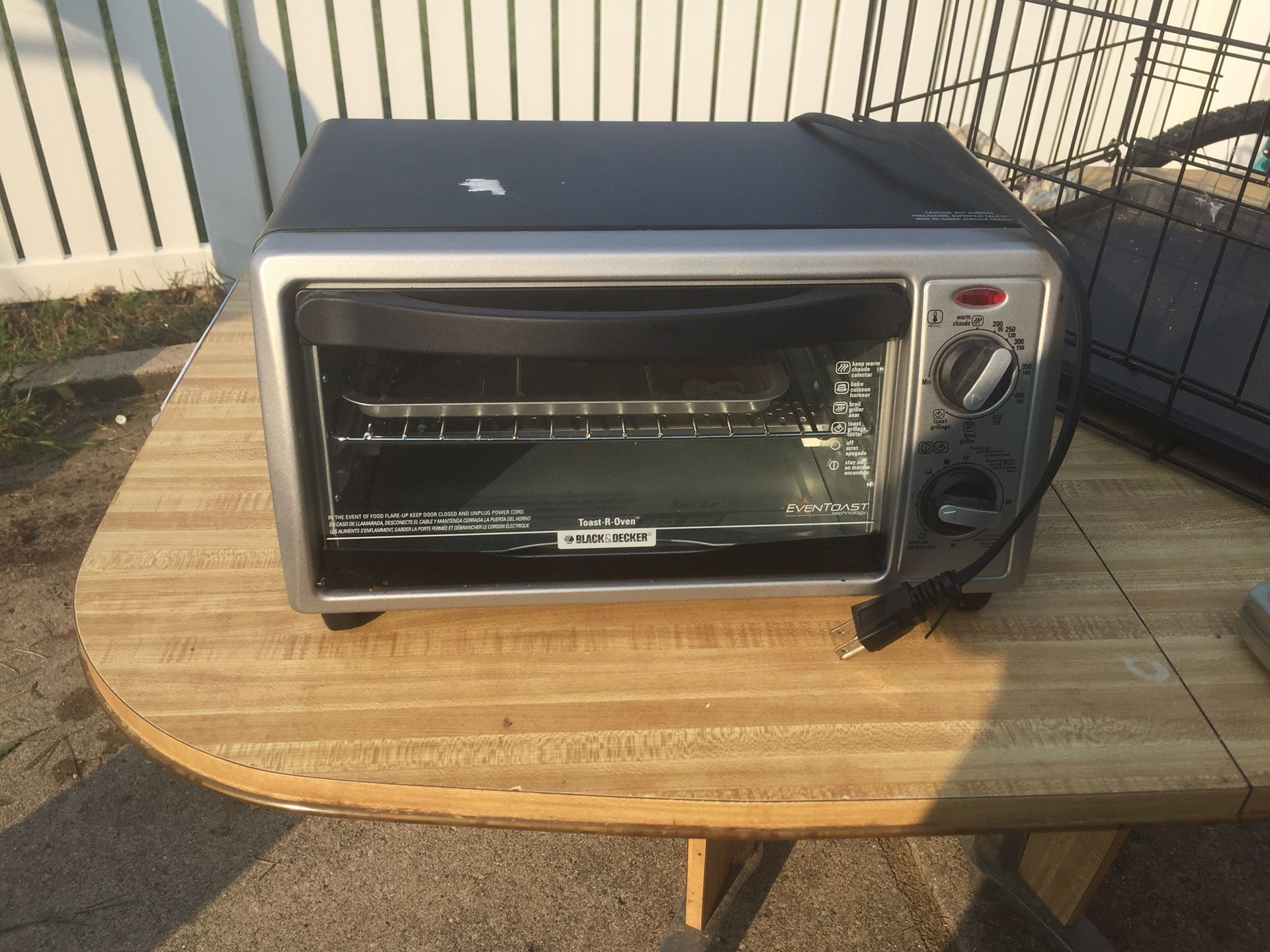Working and clean toaster oven