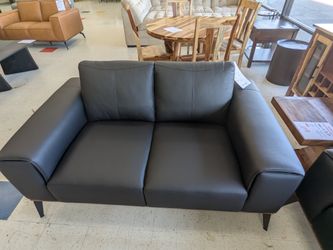 Pietro Loveseat