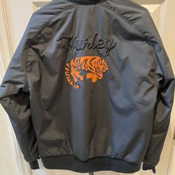 Hurley Jacket LARGE black Bomber Water Repellent Fabric Reversable  with Tiger 